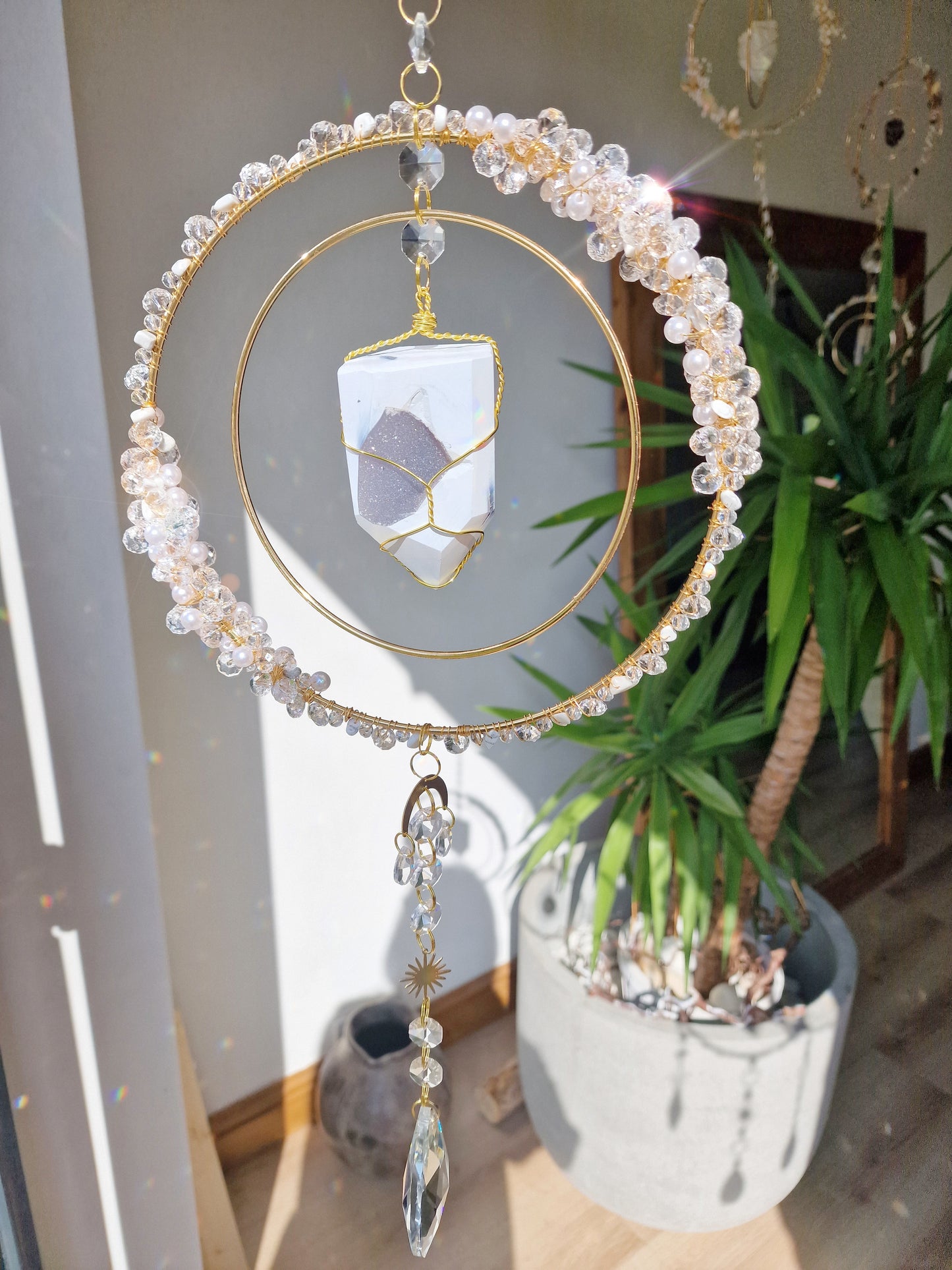 Crystal floral suncatcher - White wolf