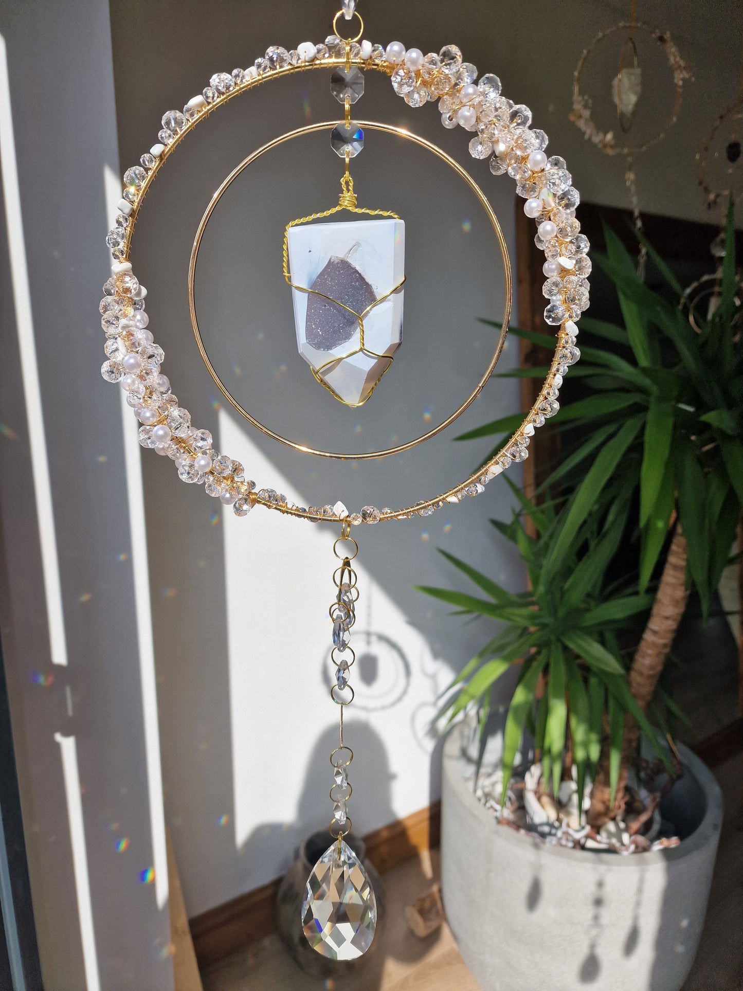 Crystal floral suncatcher - White wolf