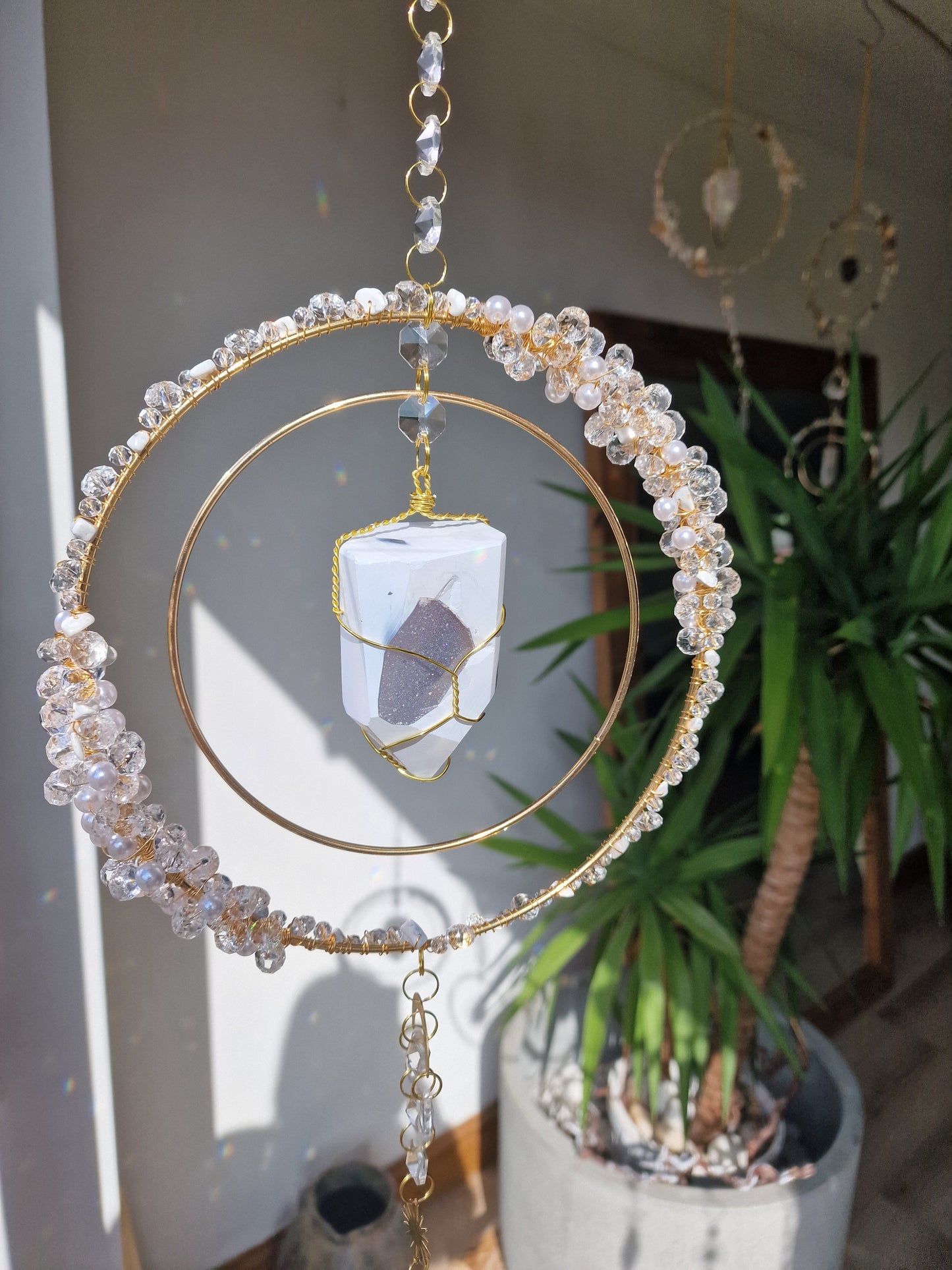 Crystal floral suncatcher - White wolf
