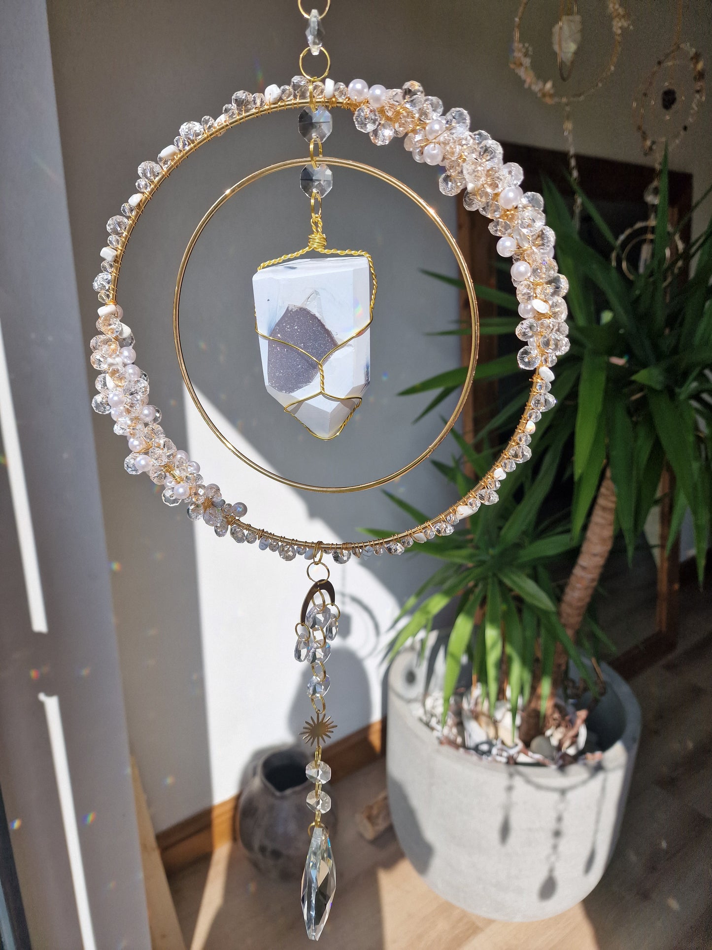 Crystal floral suncatcher - White wolf