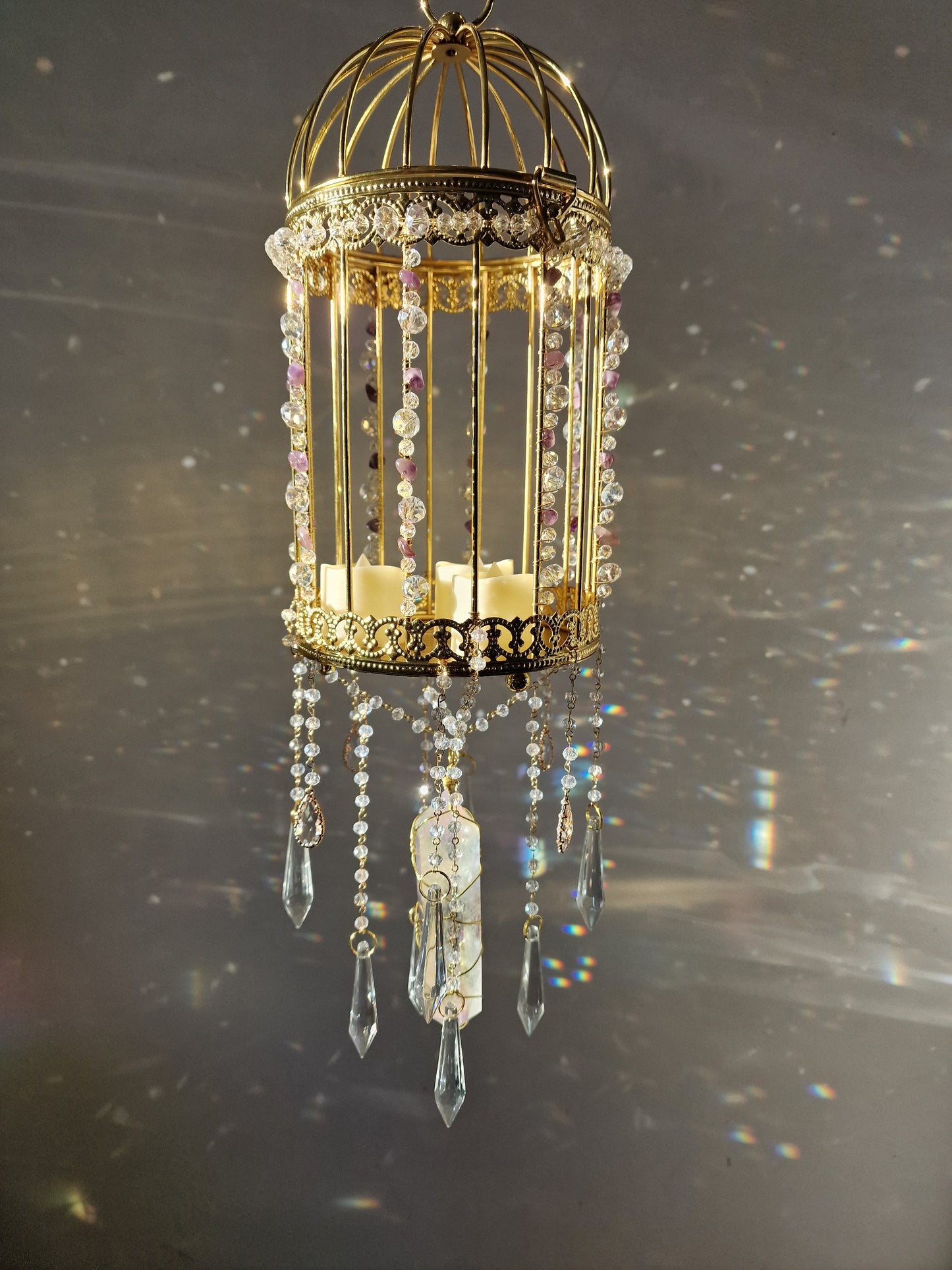 Suncatcher lantern with amethyst and aura quartz - Amaryllis