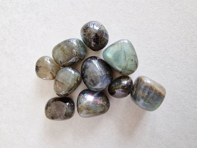 Labradorite tumble stone