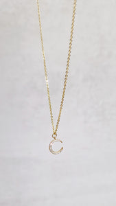 Moon neckless with plain chain