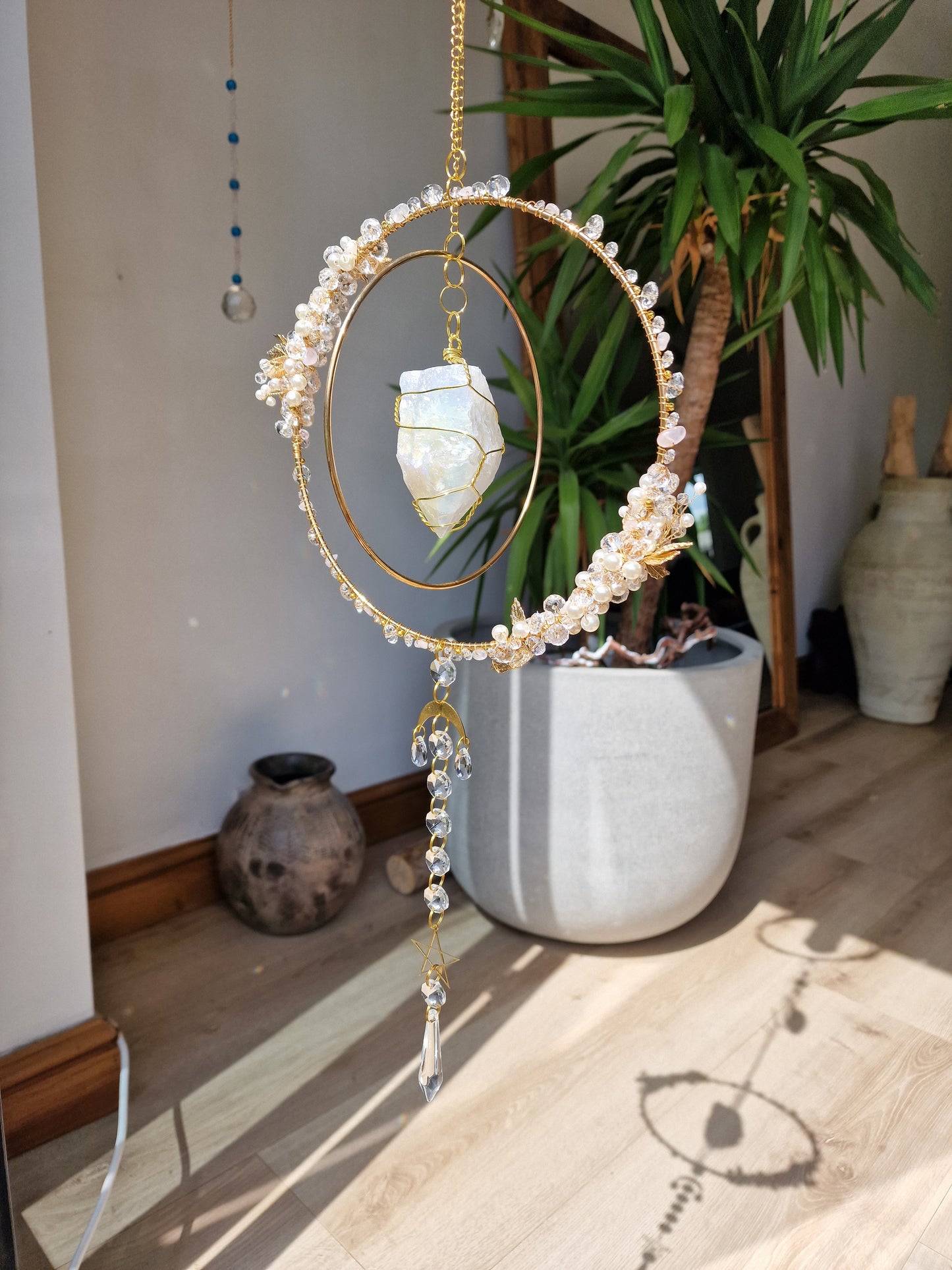 Crystal floral suncatcher snow quartz - Sabrina