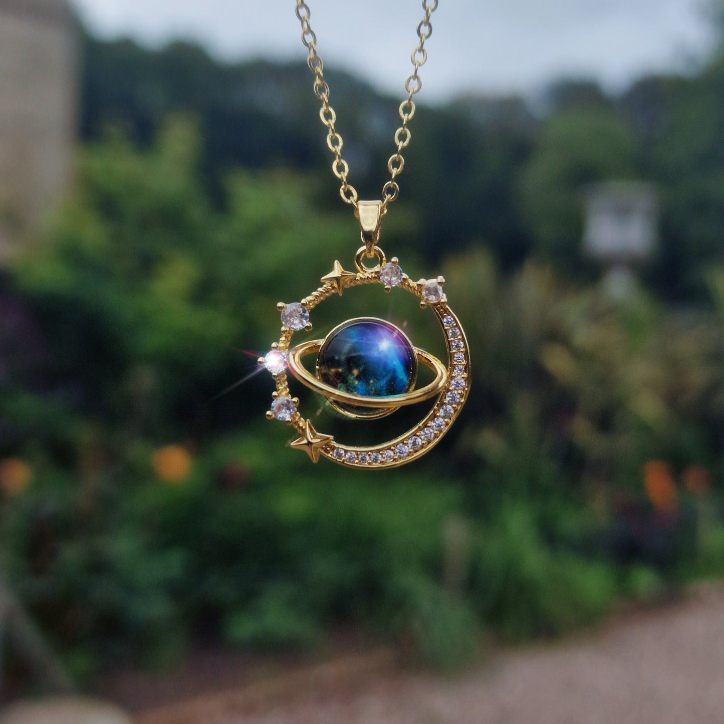 Elarin Wearable Saturn Suncatcher – Necklace Only