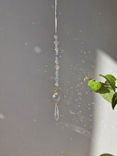 Load image into Gallery viewer, Easy suncatcher tutorial for beginners- sparkle
