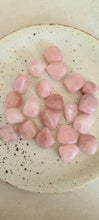 Load image into Gallery viewer, Rose quartz tumble stone