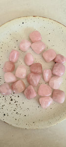 Rose quartz tumble stone